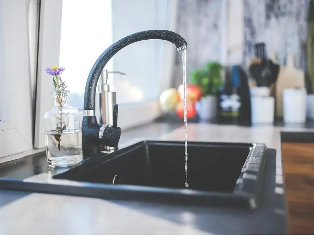 New kitchen faucet installed by Crowebird Plumbing